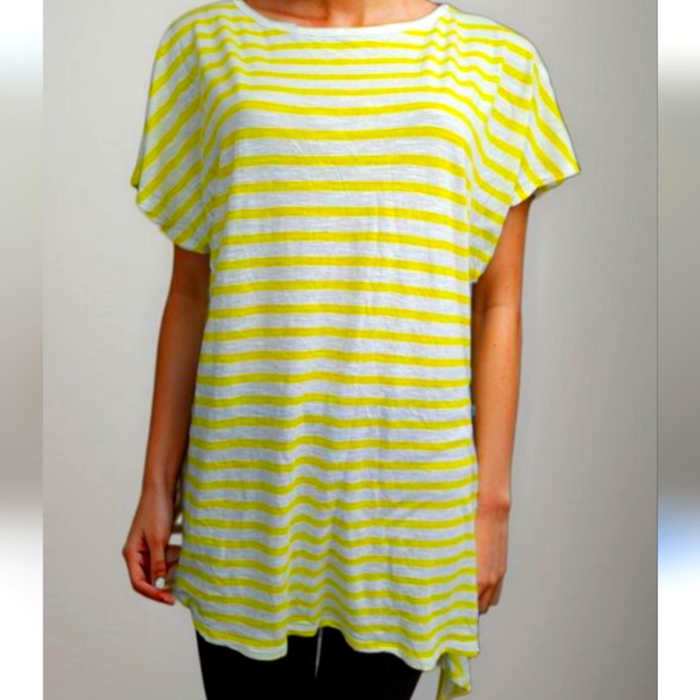 Michael Kors T-shirt color stripes color yellow and white  good condition
